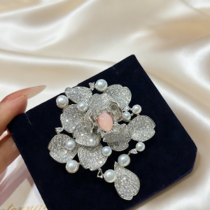 Double Rose Brooch with Conch Shell & Freshwater Pearls – Parisian Romantic Luxury