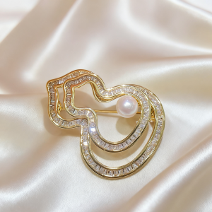 Auspicious Gourd Akoya Pearl Brooch – Fortune & Prosperity Symbol